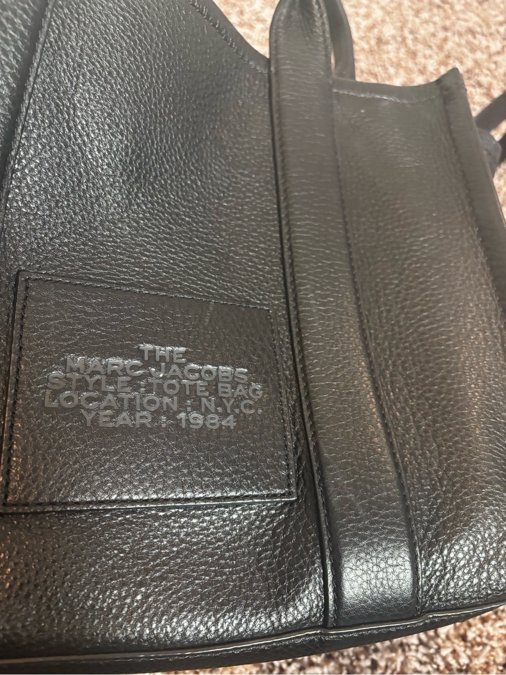Marc Jacobs black leather tote bag in medium - Picture 6 of 10
